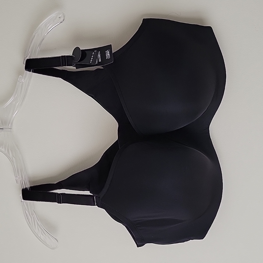 Torrid Lightly Lined Full Coverage Balconette Black Bra- Size 44DDD- New!